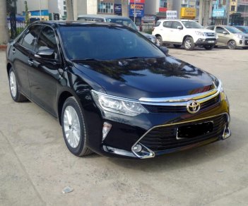 Toyota Camry 2.0E 2018 - Bán xe Toyota Camry sản xuất 2018 bản 2.0E màu đen, xe chính chủ dùng, đi 5000km