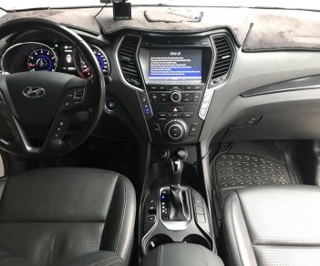 Hyundai Santa Fe 2.4AT 4WD  2015 - Bán ô tô Hyundai Santa Fe 2.4AT 4WD 7 chỗ đời 2015, màu trắng, giá 936tr