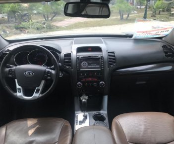 Kia Sorento 2010 - Cần bán Kia Sorento năm 2010, màu bạc, xe nhập số tự động, giá 655tr