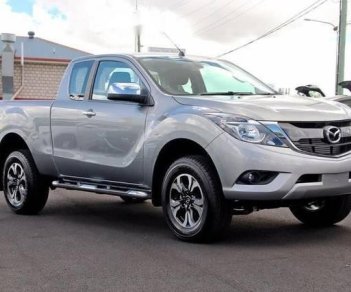 Mazda BT 50 2018 - Bán xe Mazda BT 50 năm 2018, màu bạc số tự động, 829 triệu