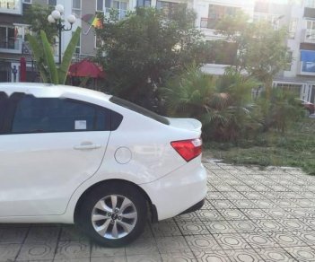 Kia Rio 2016 - Cần bán gấp Kia Rio sản xuất năm 2016, màu trắng, xe nhập