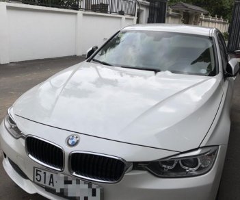 BMW 3 Series 320i 2012 - Bán BMW 3 Series 320i đời 2012, màu trắng, xe nhập