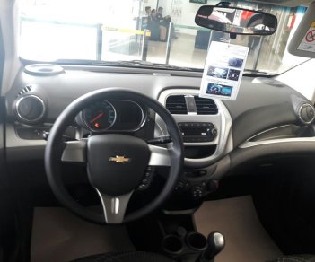 Chevrolet Spark 2018 - Cần bán xe Chevrolet Spark 1.2L 2018, màu trắng, 299 triệu