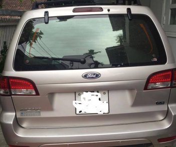 Ford Escape XLS 2.3 AT 4x2 2013 - Bán Ford Escape XLS 2.3 AT 4x2 đời 2013, màu bạc còn mới cứng