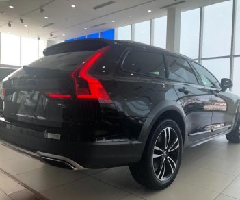 Volvo V90 Cross County T6 AWD 2018 - Bán Volvo V90 Cross County T6 AWD sản xuất năm 2018, màu đen sang trọng đẳng cấp