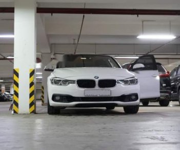 BMW 3 Series 320i 2015 - Bán ô tô BMW 3 Series 320i năm 2015, màu trắng, xe nhập chính chủ