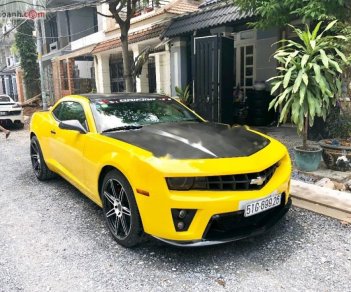 Chevrolet Camaro 3.6 RS 2010 - Cần bán gấp Chevrolet Camaro 3.6 RS năm sản xuất 2010, màu vàng, nhập khẩu