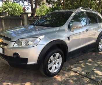 Chevrolet Captiva LT 2008 - Nhà cần bán gấp Captiva LT 2008 bạc, xe rất đẹp nhé