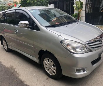 Toyota Innova 2.0G 2011 - Cần bán gấp Toyota Innova 2.0G năm 2011, màu bạc số sàn