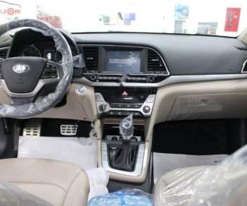 Hyundai Elantra 2.0 AT 2018 - Bán Hyundai Elantra 2.0 AT năm sản xuất 2018, màu đen giá cạnh tranh