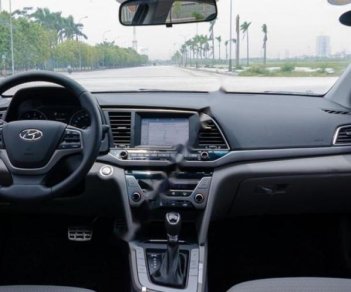 Hyundai Elantra 1.6 AT 2018 - Cần bán Hyundai Elantra 1.6 AT sản xuất năm 2018, màu xanh