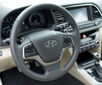 Hyundai Elantra 1.6 AT 2018 - Cần bán Hyundai Elantra 1.6 AT sản xuất năm 2018, màu xanh