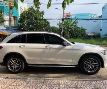 Mercedes-Benz G class GLC 300 2017 - Gia đình bán lại xe Mercedes GLC 300 2017, màu trắng