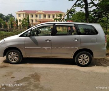 Toyota Innova G 2009 - Gia đình bán xe Toyota Innova G năm 2009, màu bạc 