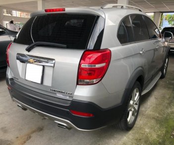 Chevrolet Captiva LTZ 2.4 AT FWD 2015 - Bán Captiva đời 2015 chạy 50.000 km, xe đẹp, còn sổ bảo hành bao test hãng