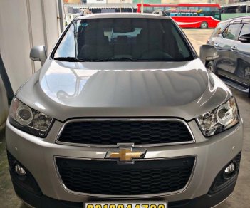 Chevrolet Captiva LTZ 2.4 AT FWD 2015 - Bán Captiva đời 2015 chạy 50.000 km, xe đẹp, còn sổ bảo hành bao test hãng