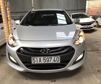 Hyundai i30 1.6AT 2013 - Bán Hyundai i 30 màu bạc, số tự động, nhập Ấn Độ 2013 mẫu mới, biển Sài Gòn, lăn bánh 39000km