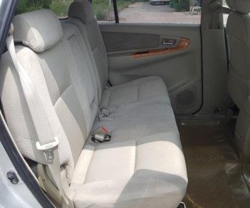 Toyota Innova G 2010 - Cần bán xe Toyota Innona G 2010, xe còn rất đẹp