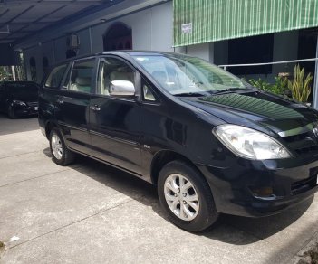 Toyota Innova G 2006 - Cần tiền trả nợ bán gấp Toyota Innova đời 2006, số sàn, máy xăng