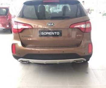 Kia Sorento  DATH 2018 - Bán ô tô Kia Sorento năm 2018, màu nâu, giá 949tr