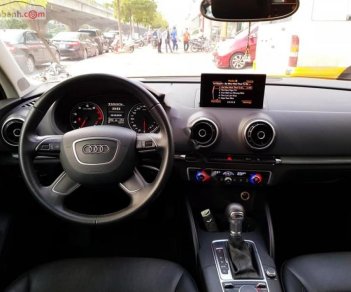 Audi A3 1.8 Tfsi 2014 - Cần bán lại xe Audi A3 1.8 Tfsi đời 2014, màu trắng, 915 triệu