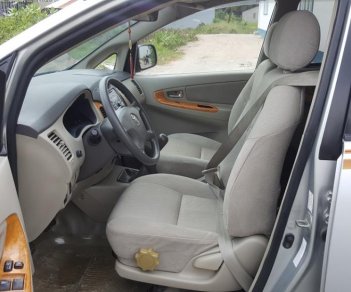 Toyota Innova G 2010 - Cần bán xe Toyota Innona G 2010, xe còn rất đẹp