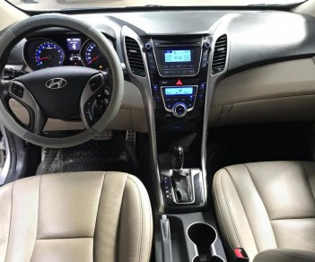 Hyundai i30 1.6AT 2013 - Bán Hyundai i 30 màu bạc, số tự động, nhập Ấn Độ 2013 mẫu mới, biển Sài Gòn, lăn bánh 39000km