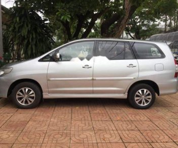 Toyota Innova  MT 2015 - Cần bán Innova 2.0E Sx 2015, xe gia đình không kinh doanh dịch vụ