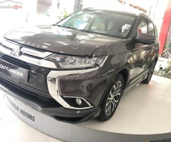 Mitsubishi Outlander 2.4 CVT Premium 2018 - Cần bán Mitsubishi Outlander 2.4 CVT Premium năm sản xuất 2018, màu nâu