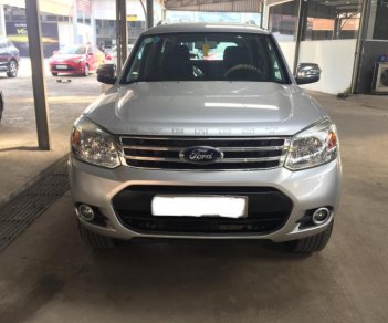 Ford Everest 4x2 MT 2014 - Bán Everest 4x2 MT 2014, màu bạc, giá TL, hỗ trợ trả góp