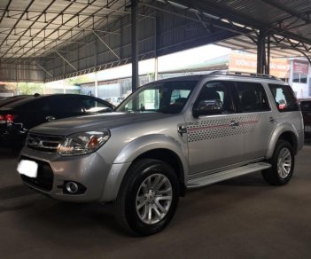 Ford Everest 4x2 MT 2014 - Bán Everest 4x2 MT 2014, màu bạc, giá TL, hỗ trợ trả góp