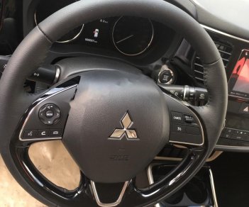 Mitsubishi Outlander 2.0 CVT 2018 - Cần bán xe Mitsubishi Outlander 2.0 CVT 2018, màu đen, 808 triệu