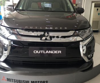 Mitsubishi Outlander 2.4 CVT Premium 2018 - Cần bán Mitsubishi Outlander 2.4 CVT Premium năm sản xuất 2018, màu nâu