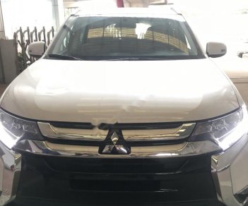 Mitsubishi Outlander 2.0 CVT 2018 - Bán xe Mitsubishi Outlander 2.0 CVT đời 2018, màu trắng  