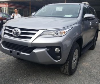 Toyota Fortuner G 2018 - Bán Toyota Fortuner G đời 2018 máy dầu, màu bạc, nhập khẩu