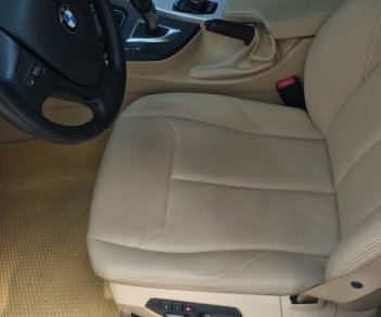 BMW 3 Series 320i 2015 - Bán xe BMW 3 Series 320i đời 2015, màu trắng