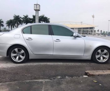 BMW 5 Series 525i 2005 - Bán xe BMW 5 Series 525 năm 2005, màu bạc, xe nhập, 395 triệu