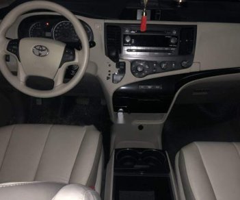 Toyota Sienna  LE 3.5  2010 - Gia đình cần bán xe Toyota Sienna dòng LE nhập Mỹ màu vàng cát