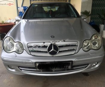 Mercedes-Benz C class C280 Avantgarde 2005 - Bán Mercedes C280 Avantgarde năm sản xuất 2005, màu bạc xe gia đình, giá 265tr