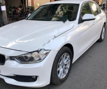 BMW 3 Series 320i 2014 - Bán xe BMW 3 Series 320i đời 2014, màu trắng, xe nhập xe gia đình 