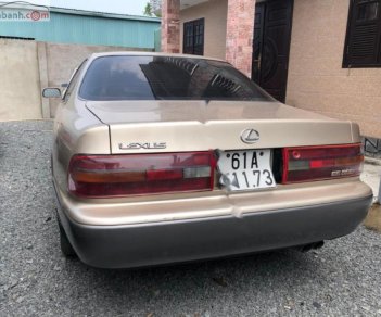 Lexus ES 300 MT 1992 - Cần bán lại xe Lexus ES 300 MT sản xuất 1992, màu vàng, xe nhập, giá chỉ 165 triệu