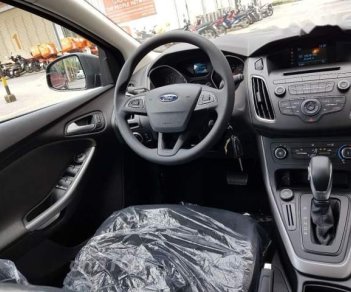 Ford Focus   1.5AT  2018 - Cần bán gấp Ford Focus 1.5AT sản xuất 2018, màu xám số tự động, 575 triệu