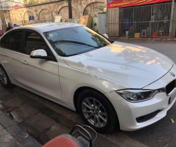 BMW 3 Series 320i 2014 - Bán xe BMW 3 Series 320i đời 2014, màu trắng, xe nhập xe gia đình 