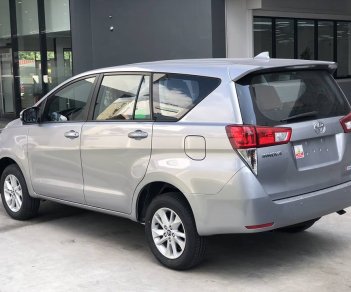 Toyota Innova 2.0E MT 2018 - Bán Toyota Innova 2018 model 2019