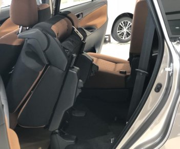 Toyota Innova 2.0E MT 2018 - Bán Toyota Innova 2018 model 2019