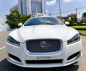 Jaguar XF 2016 - Jaguar XF ĐK 2016 hàng full màu trăng 5 chỗ, hàng full đủ đồ chơi, số tự động