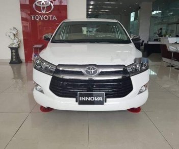 Toyota Innova 2018 - Bán Toyota Innova sản xuất năm 2018, màu trắng, xe mới 100%