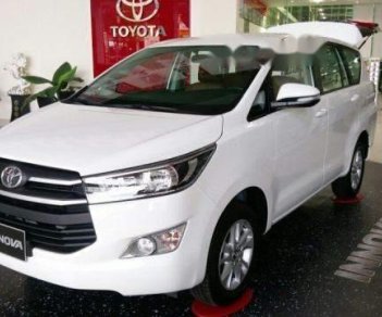 Toyota Innova 2018 - Bán Toyota Innova sản xuất năm 2018, màu trắng, xe mới 100%