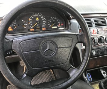 Mercedes-Benz E class  E230  1997 - Cần bán lại xe Mercedes-Benz E class năm 1997 màu đen, nhập khẩu, 168 triệu