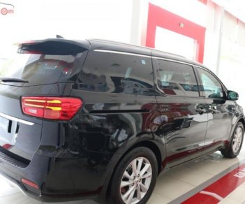 Kia Sedona Platinum G 2018 - Bán Kia Sedona Platinum G sản xuất năm 2018, màu đen, máy xăng